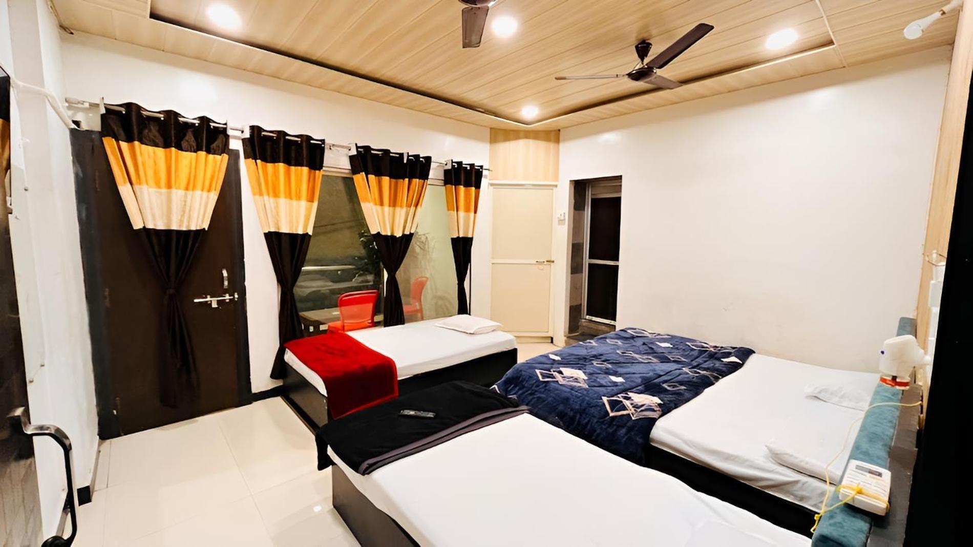 Pallav Guest House Ujjain Exterior foto